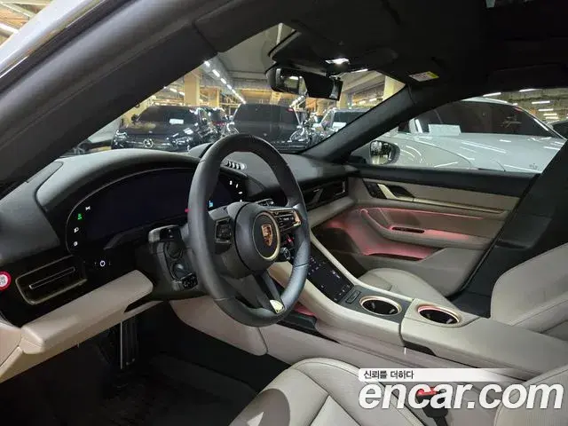 Porsche Taycan 2024 — Photo 12/20