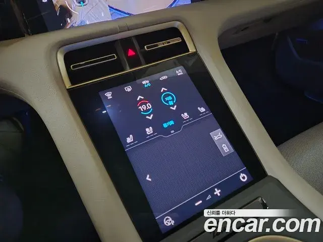 Porsche Taycan 2024 — Photo 4/20