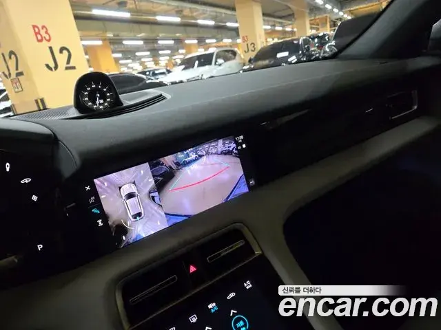 Porsche Taycan 2024 — Photo 10/20