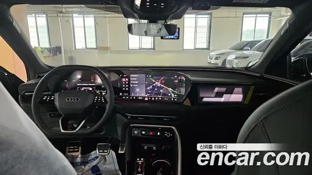 Audi Q5 2025 — ფოტო 13/18