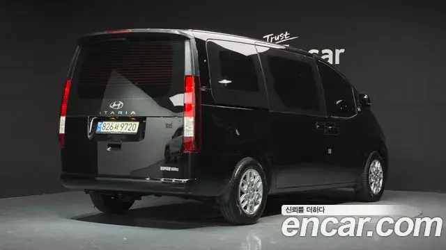 Hyundai Staria 2022 — Photo 2/20