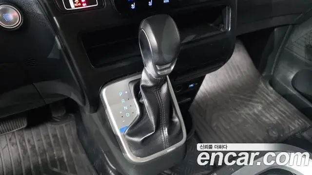 Hyundai Staria 2022 — Photo 9/20
