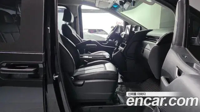 Hyundai Staria 2022 — Photo 11/20