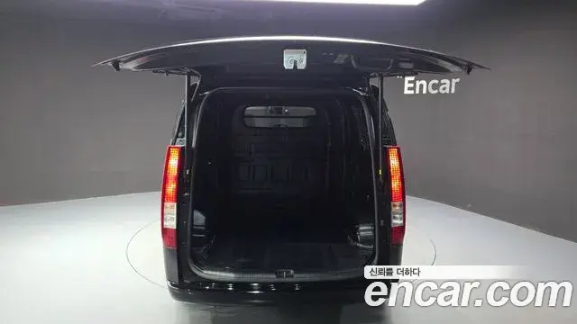 Hyundai Staria 2022 — Photo 20/20