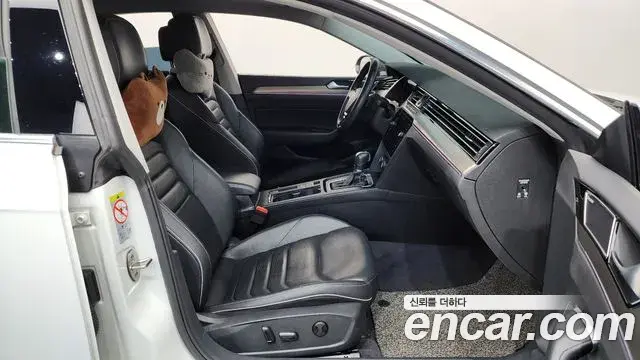 Volkswagen Arteon 2019 — Photo 24/35
