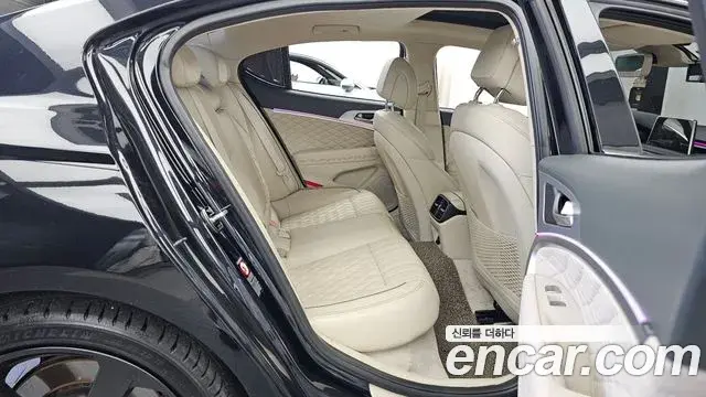 Genesis G70 2019 — ფოტო 16/20