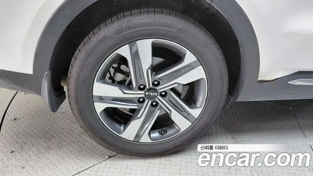 Kia Sorento 2022 — Фото 5/20