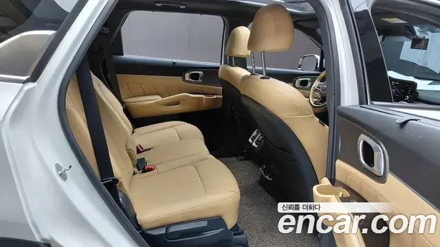 Kia Sorento 2022 — Фото 11/20
