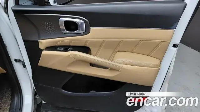 Kia Sorento 2022 — ფოტო 7/36