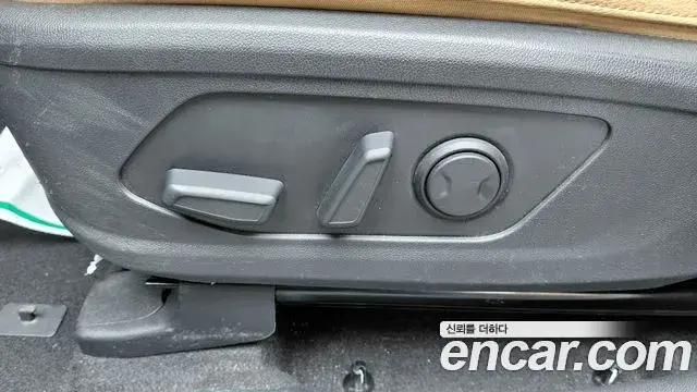Kia Sorento 2022 — ფოტო 22/36