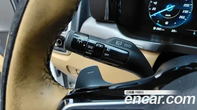 Kia Sorento 2022 — ფოტო 10/36