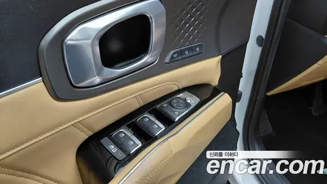 Kia Sorento 2022 — ფოტო 17/36