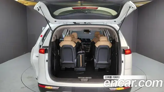 Kia Carnival 2022 — Фото 15/20