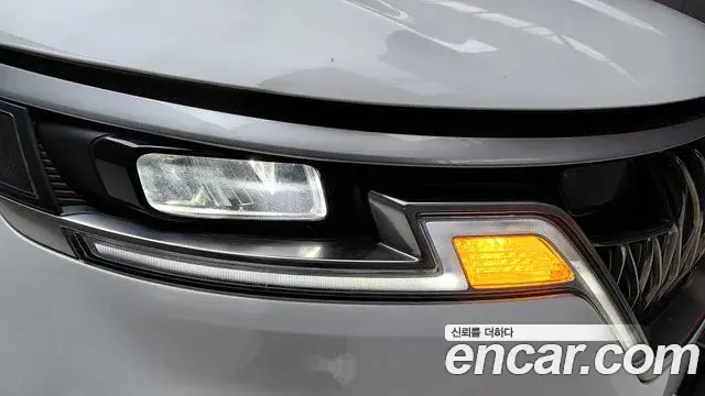 Kia Carnival 2022 — ფოტო 20/30