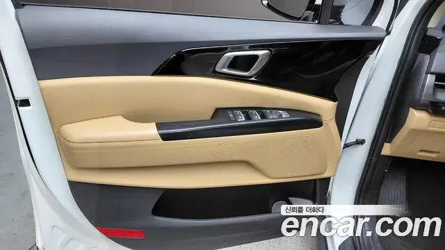 Kia Carnival 2022 — ფოტო 29/30