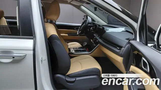 Kia Carnival 2022 — ფოტო 1/30