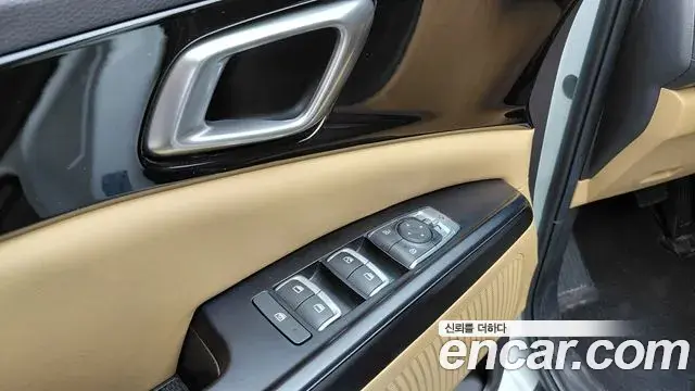 Kia Carnival 2022 — ფოტო 23/30