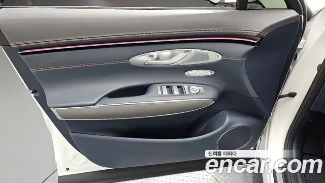 Genesis GV70 2024 — Photo 23/34