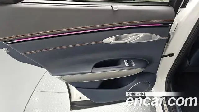 Genesis GV70 2024 — Photo 19/34