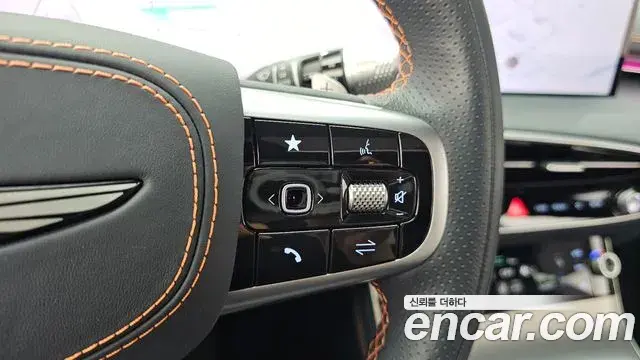 Genesis GV70 2024 — Photo 25/34