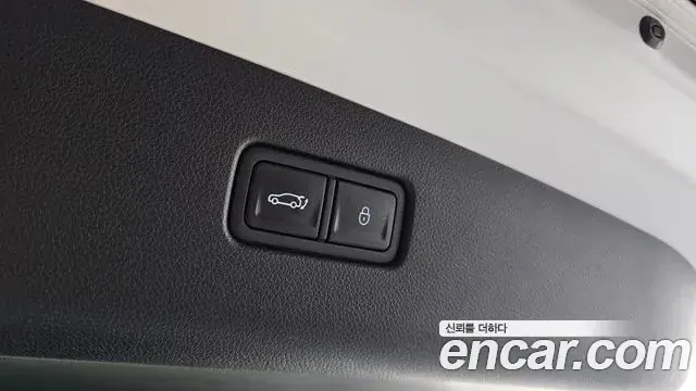 Genesis GV70 2024 — Photo 28/34