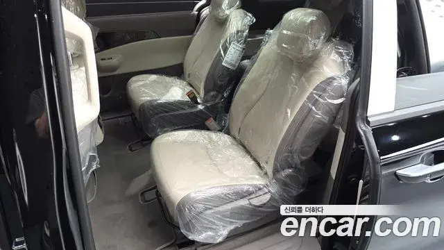 Kia Carnival 2025 — Фото 12/20