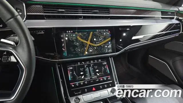 Audi A8 2021 — Фото 13/20