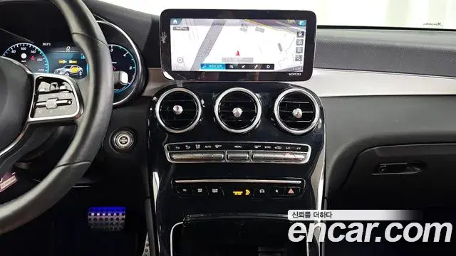 Mercedes-Benz GLC-Class 2021 — ფოტო 9/20