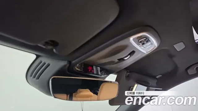 Volvo XC60 2021 — Şəkil 12/36