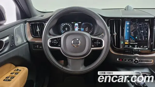 Volvo XC60 2021 — Şəkil 4/36