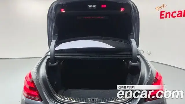 Mercedes-Benz S-Class 2018 — Şəkil 28/42