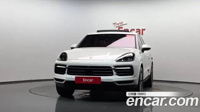 Porsche Cayenne 2023 — ფოტო 5/39