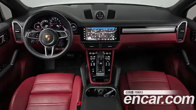 Porsche Cayenne 2023 — ფოტო 19/39