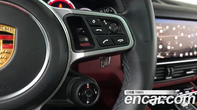 Porsche Cayenne 2023 — ფოტო 35/39