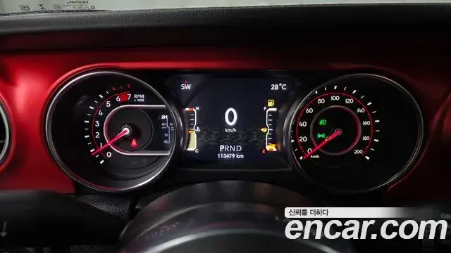Jeep Wrangler 2021 — ფოტო 27/32