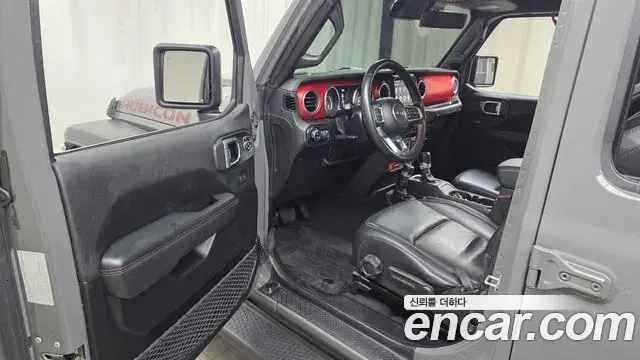 Jeep Wrangler 2021 — ფოტო 22/32