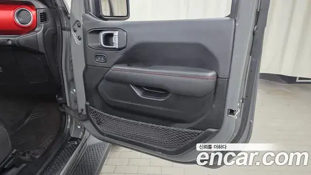Jeep Wrangler 2021 — ფოტო 9/32