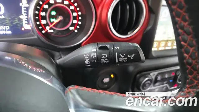 Jeep Wrangler 2021 — ფოტო 17/32