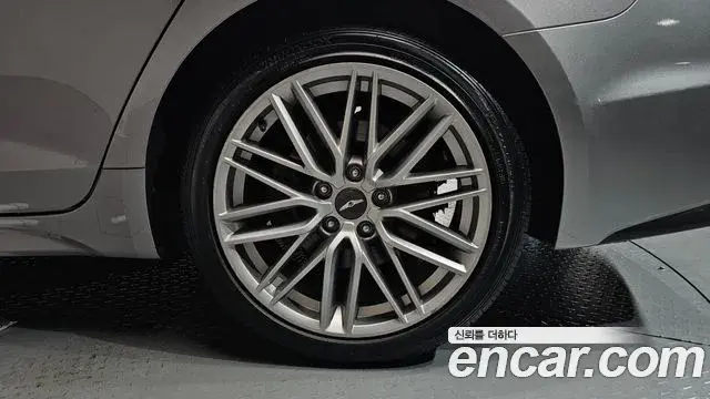 Genesis G70 2019 — ფოტო 11/33