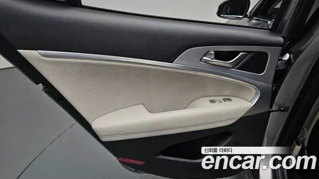 Genesis G70 2019 — ფოტო 1/33
