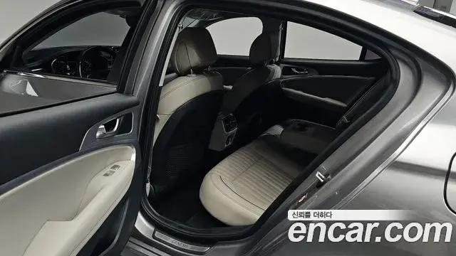 Genesis G70 2019 — ფოტო 29/33