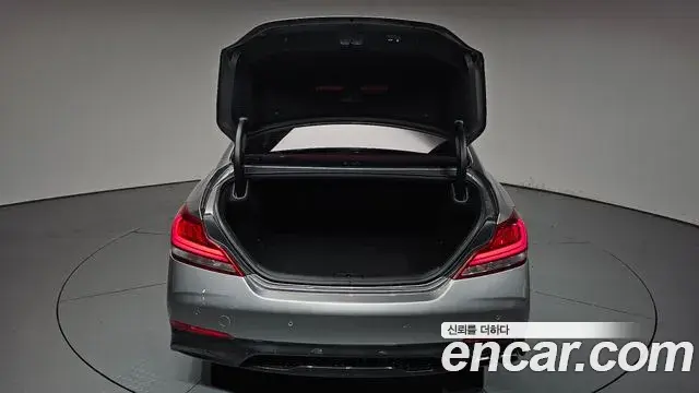 Genesis G70 2019 — ფოტო 16/33