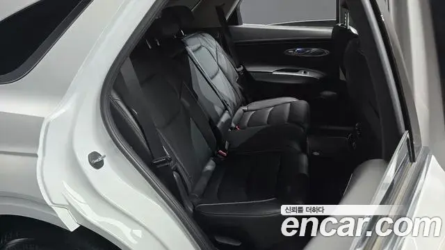 Genesis GV70 2023 — Şəkil 24/33