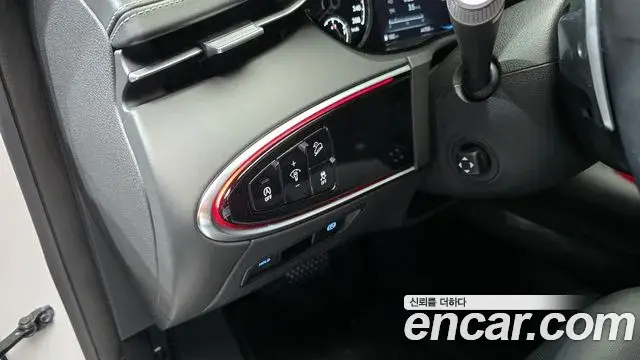 Genesis GV70 2023 — Şəkil 16/33