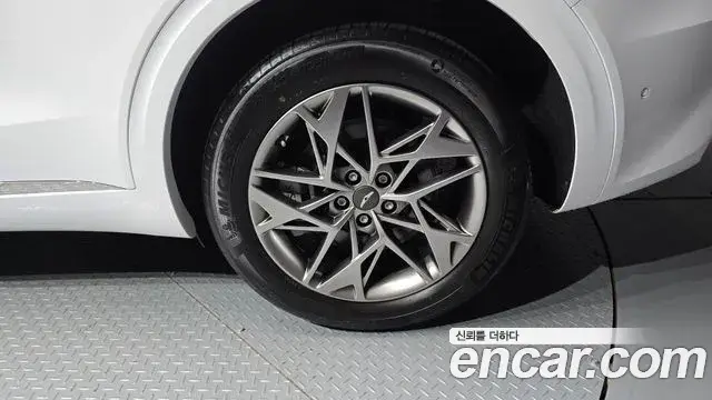 Genesis GV70 2023 — Şəkil 29/33