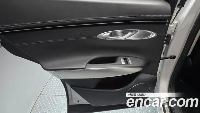 Genesis GV70 2023 — Şəkil 17/33