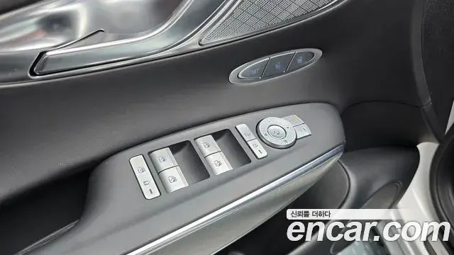 Genesis GV70 2023 — Şəkil 26/33
