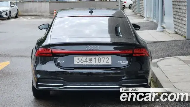 Audi A7 2023 — Фото 3/20