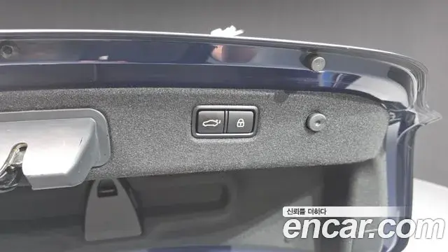 Genesis G70 2019 — Photo 12/33
