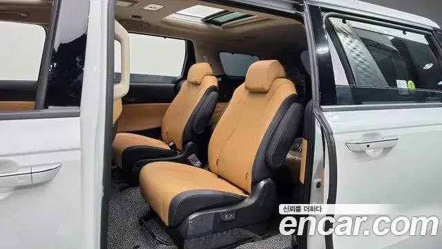 Kia Carnival 2023 — Фото 11/20